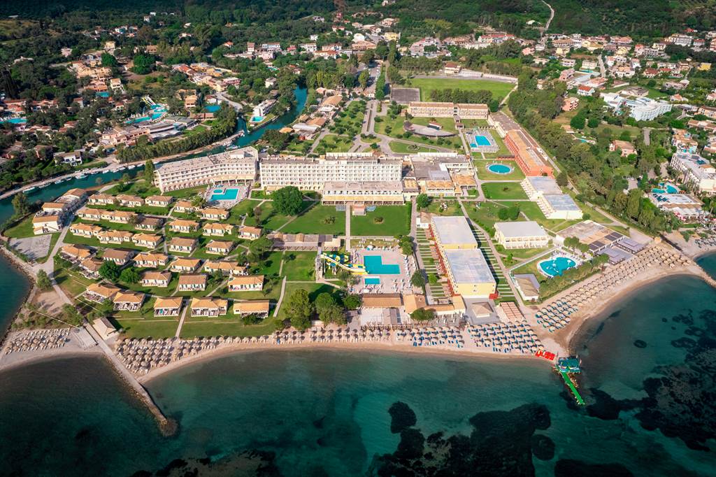 Family of 4, Corfu